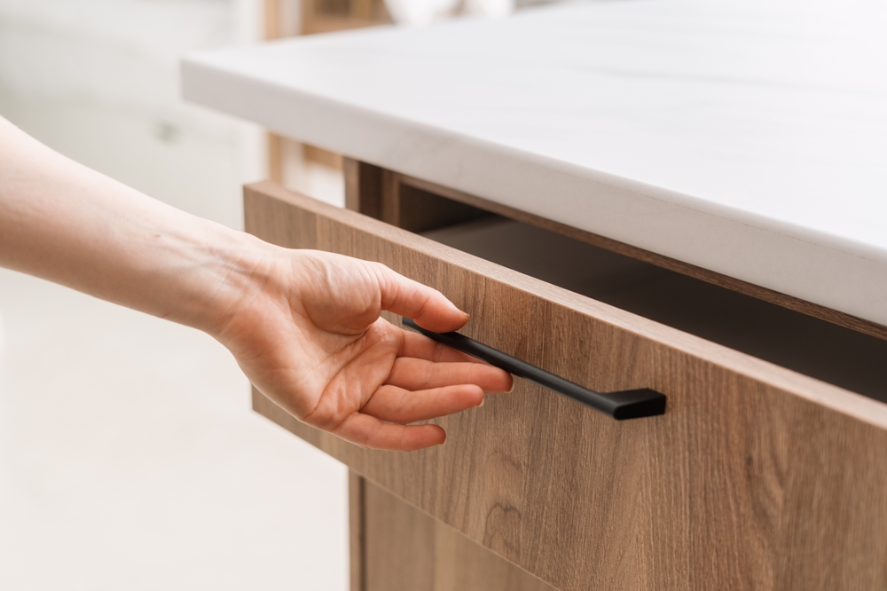 Cabinet Handles and Drawer Pulls