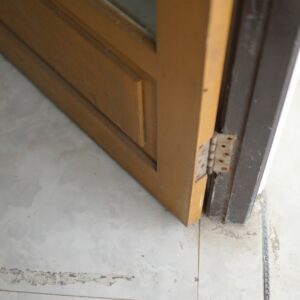 Fix Your Squeaky Doors This Weekend with These Tricks