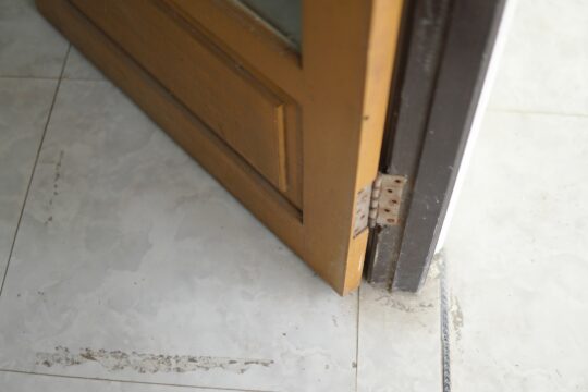 Fix Your Squeaky Doors This Weekend with These Tricks